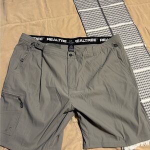New! Realtree Men's Cargo Shorts in Gray